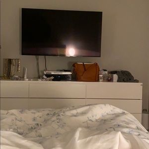 Meet your Posher, Leora